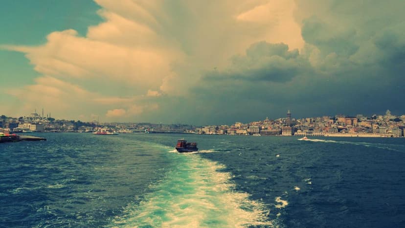 TotalEnergies CEO Predicts Very High LNG Prices By Summer If Strait of Hormuz Not Reopened